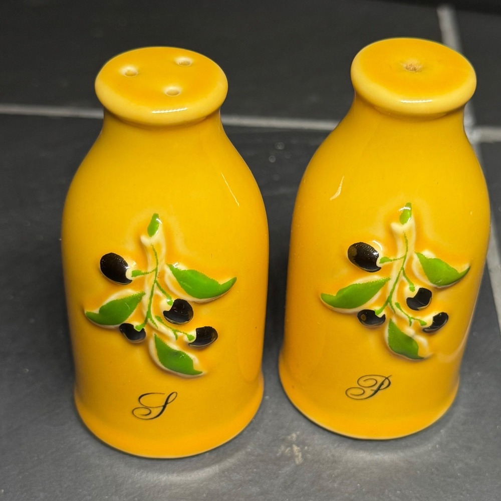 Yellow Ceramic Olive Branch Salt and Pepper Shakers Set 3D Relief Mediterranean‎